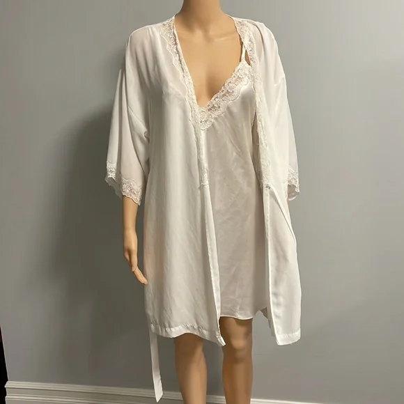 Lucy Pereda Intimates & Sleepwear | Lucy Pereda Two Pieces Lace Trim Night Gown Set | Color: White | Size: M | Runway88222's Closet Lucy Pereda Intimates & Sleepwear | Lucy Pereda Two Pieces Lace Trim Night Gown Set | Color: White | Size: M | Runway88222's Closet